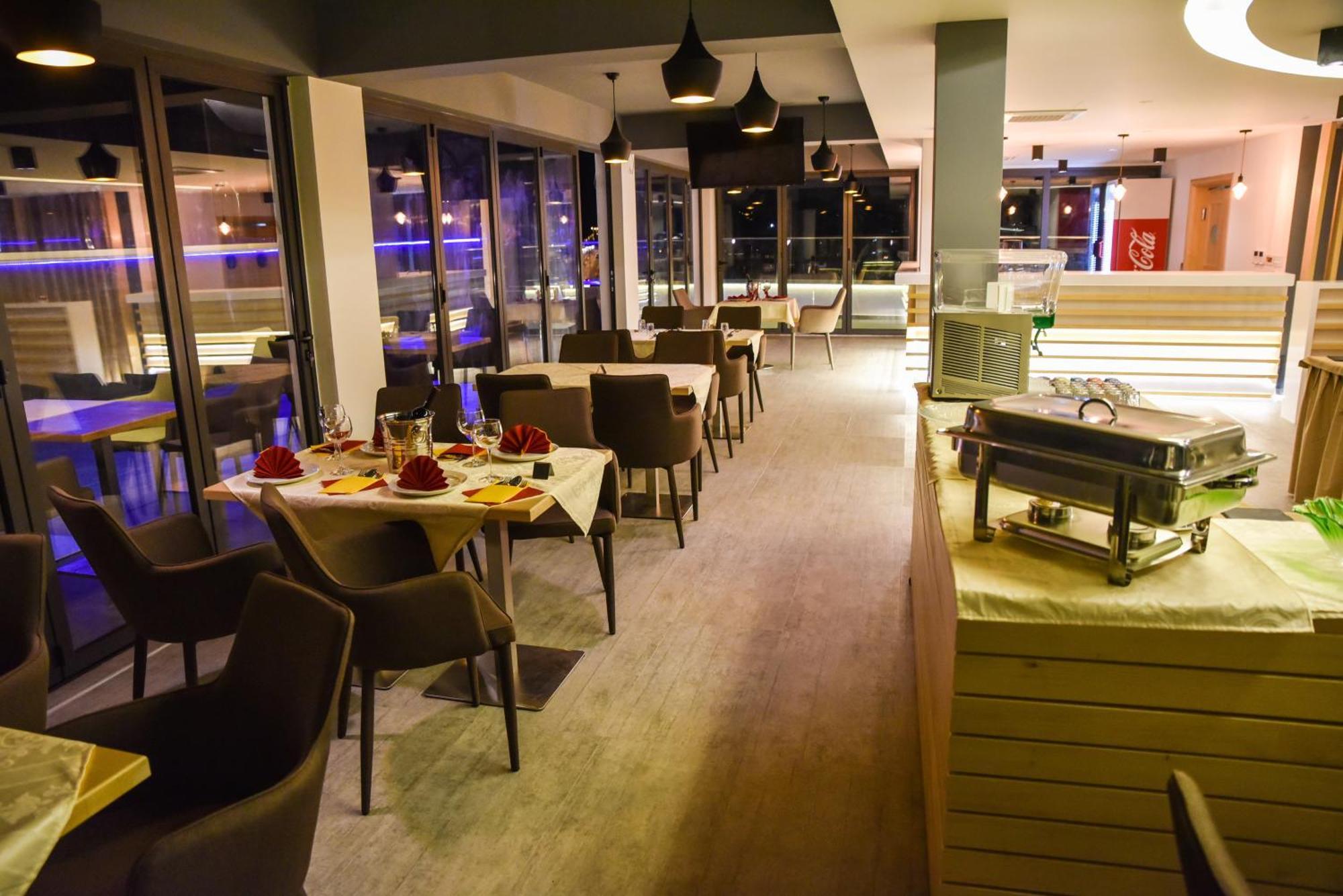 Hotel Evropa Ulcinj Kültér fotó