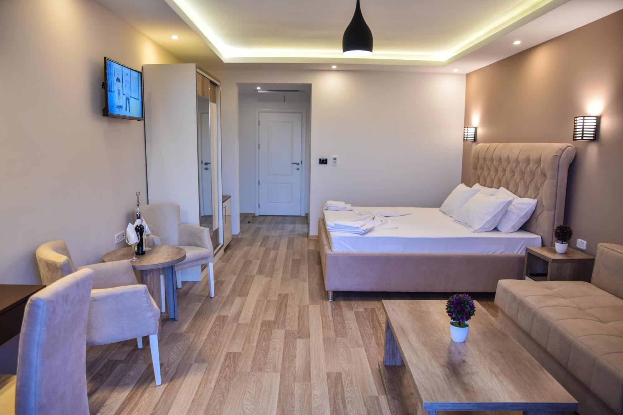 Hotel Evropa Ulcinj Kültér fotó