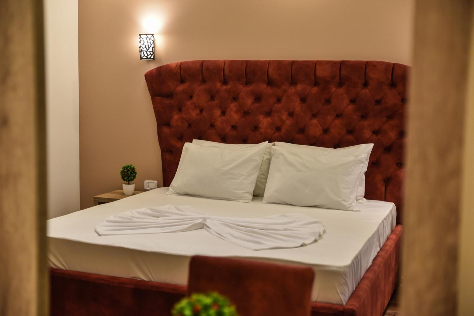 Hotel Evropa Ulcinj Kültér fotó