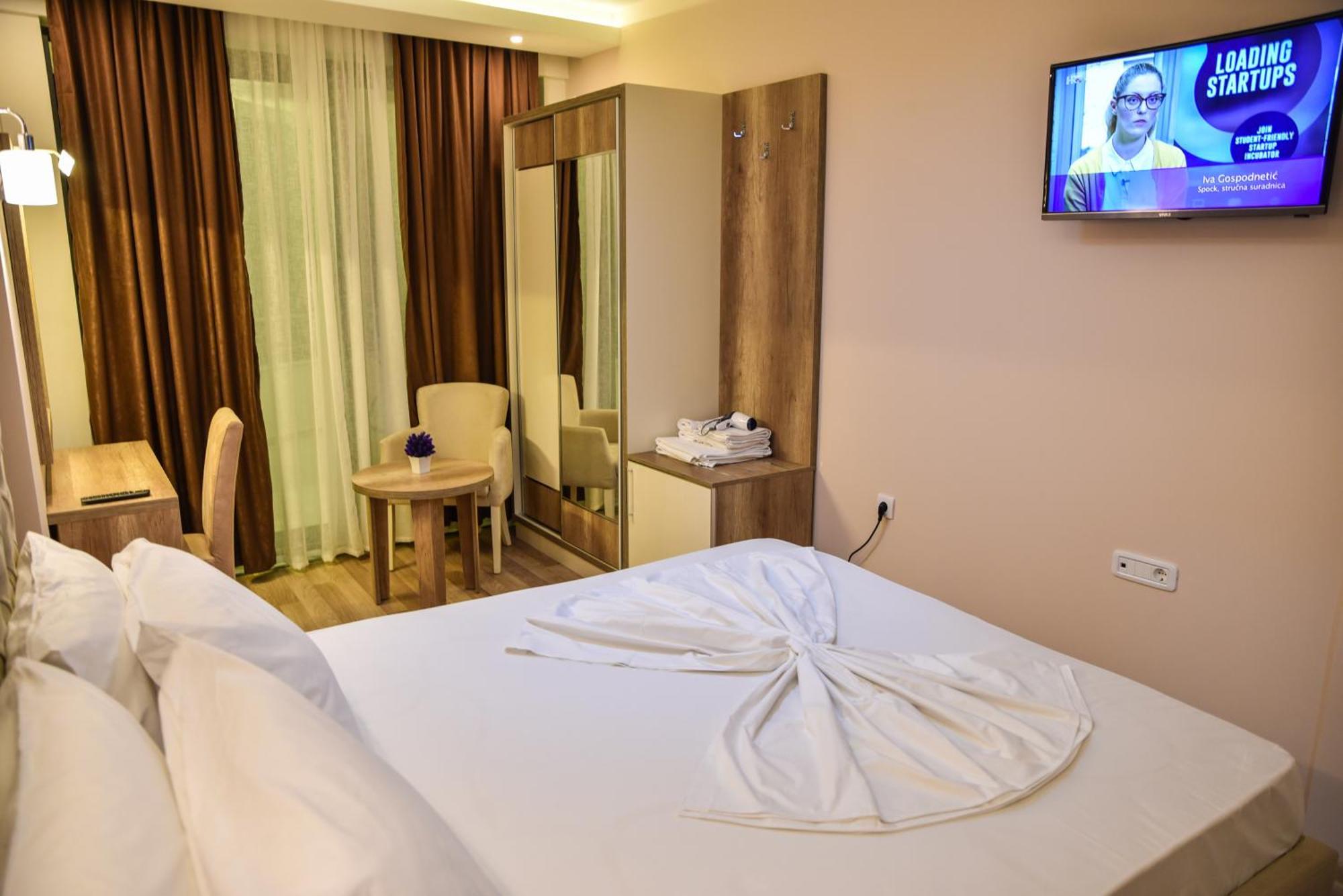 Hotel Evropa Ulcinj Szoba fotó
