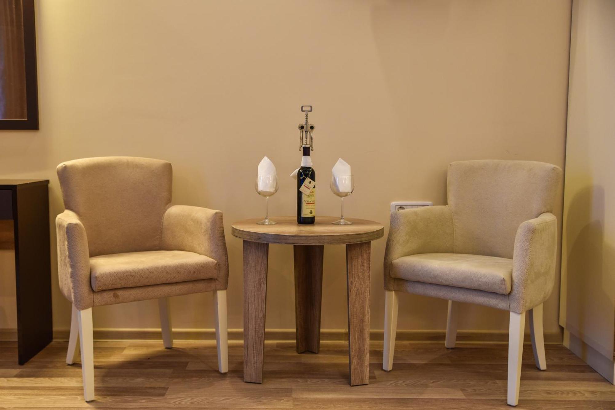 Hotel Evropa Ulcinj Kültér fotó