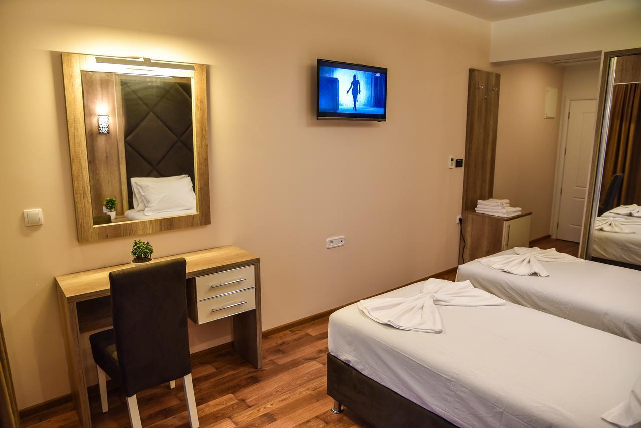 Hotel Evropa Ulcinj Kültér fotó