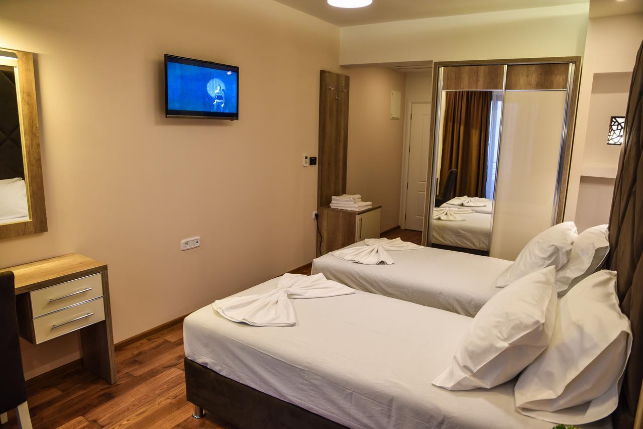 Hotel Evropa Ulcinj Kültér fotó
